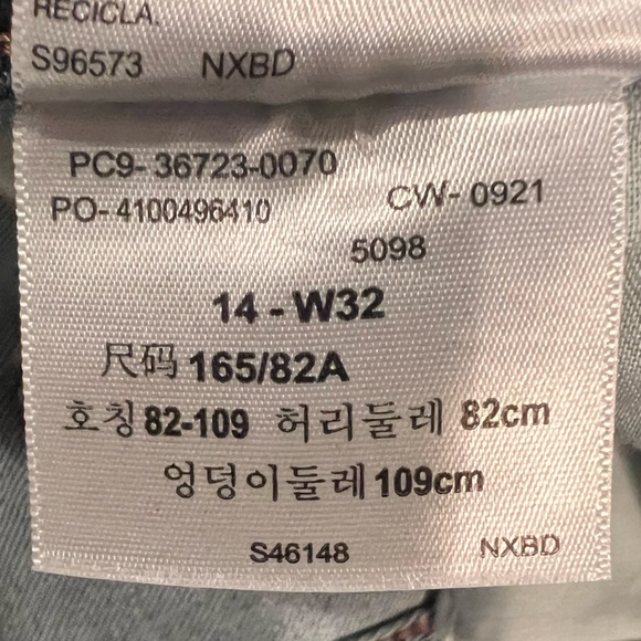 Denizen by Levi’s Mid Rise Boyfriend Jeans. Size 14. - Picture 3 of 3